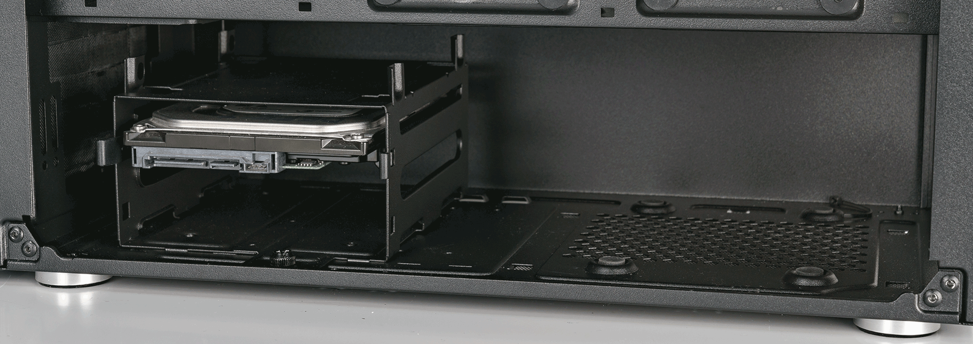 Versatile HDD Cage
